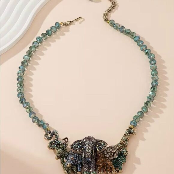 🩵 Heidi Daus Amazing Multicolor Crystal embellished Wildlife Animal Necklace 🩵 - Picture 8 of 10